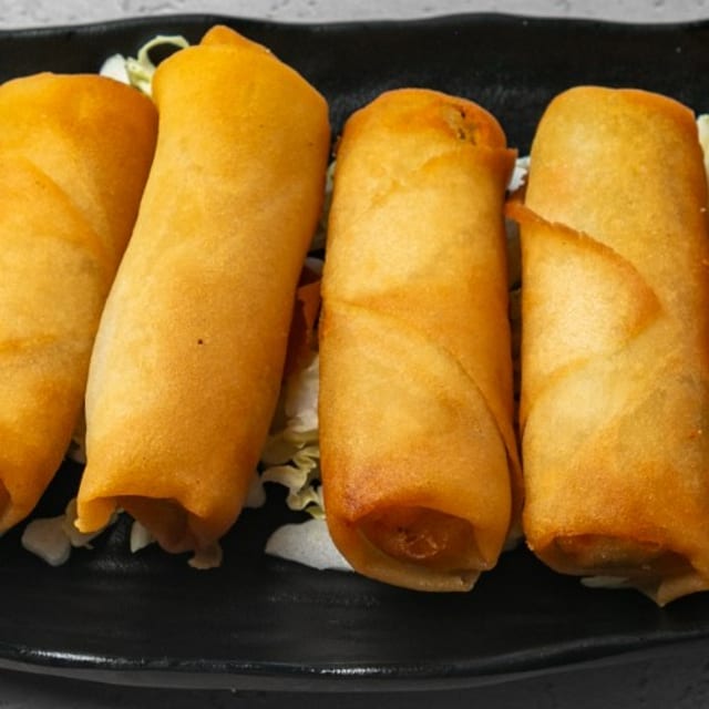 Veggie Eggrolls 야채 계란 롤.